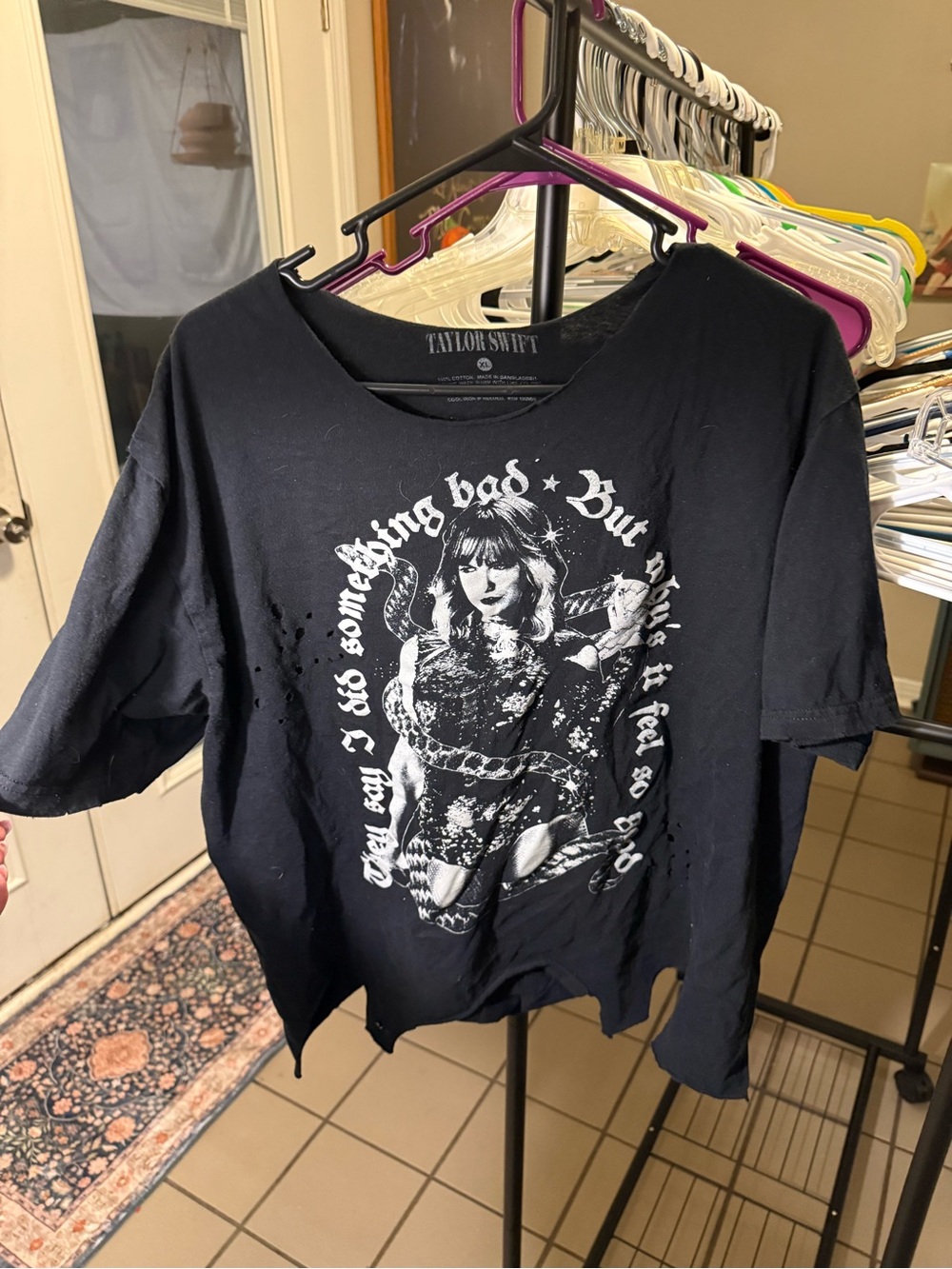 Taylor Swift reputation black distressed tshirt